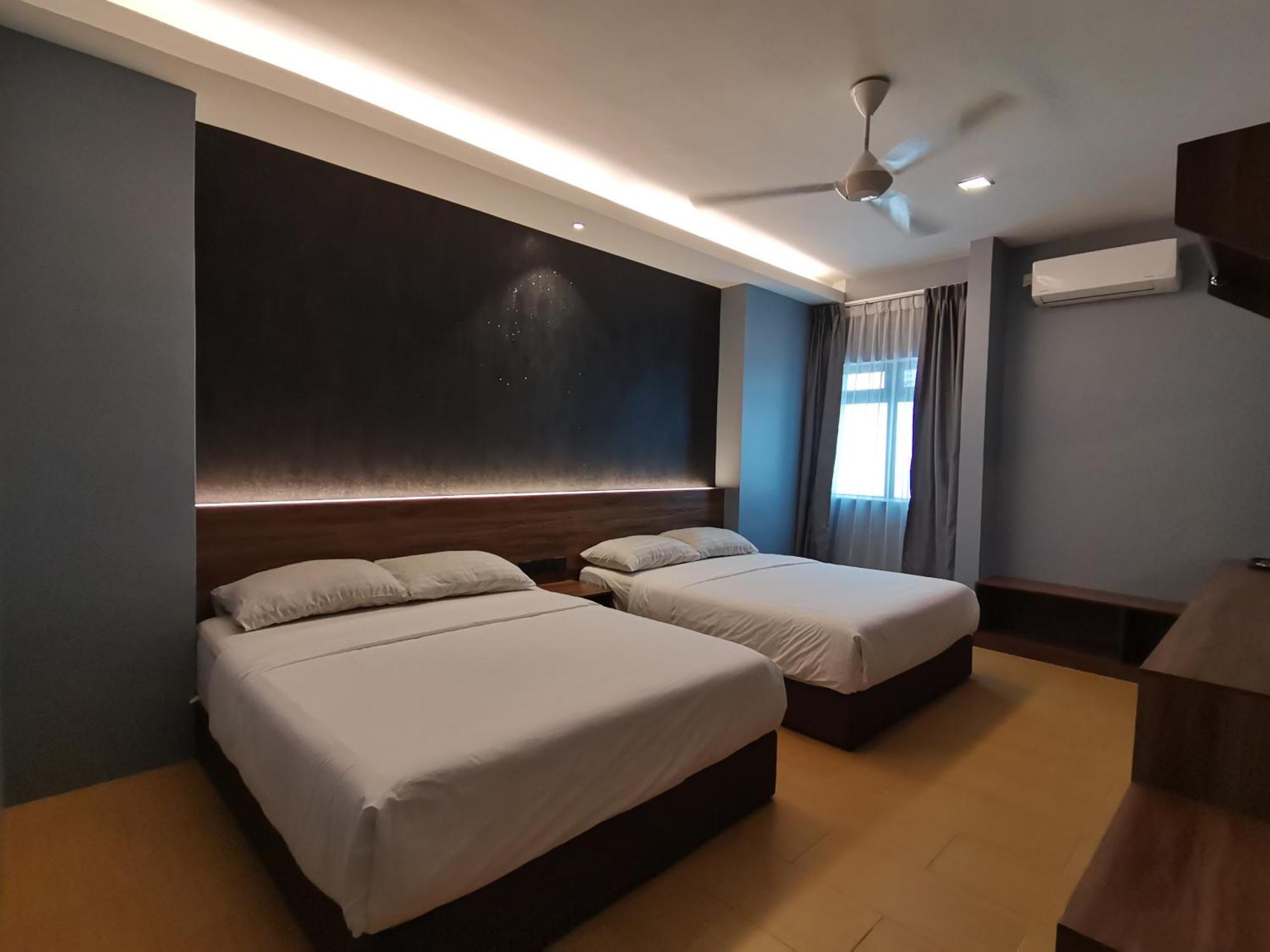 Lumut Hotel Екстериор снимка